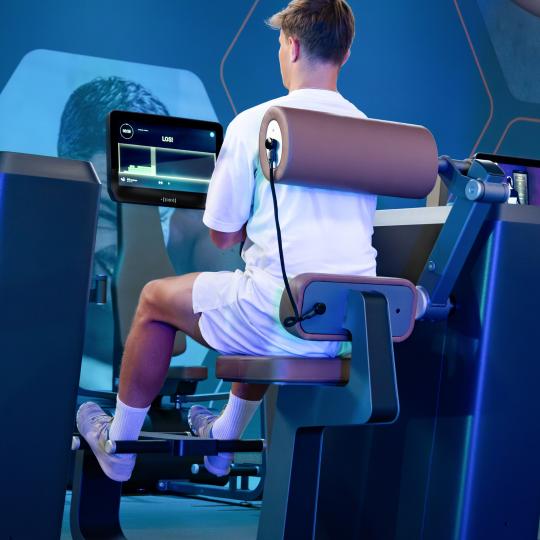 Trainierender am Rückenstreker